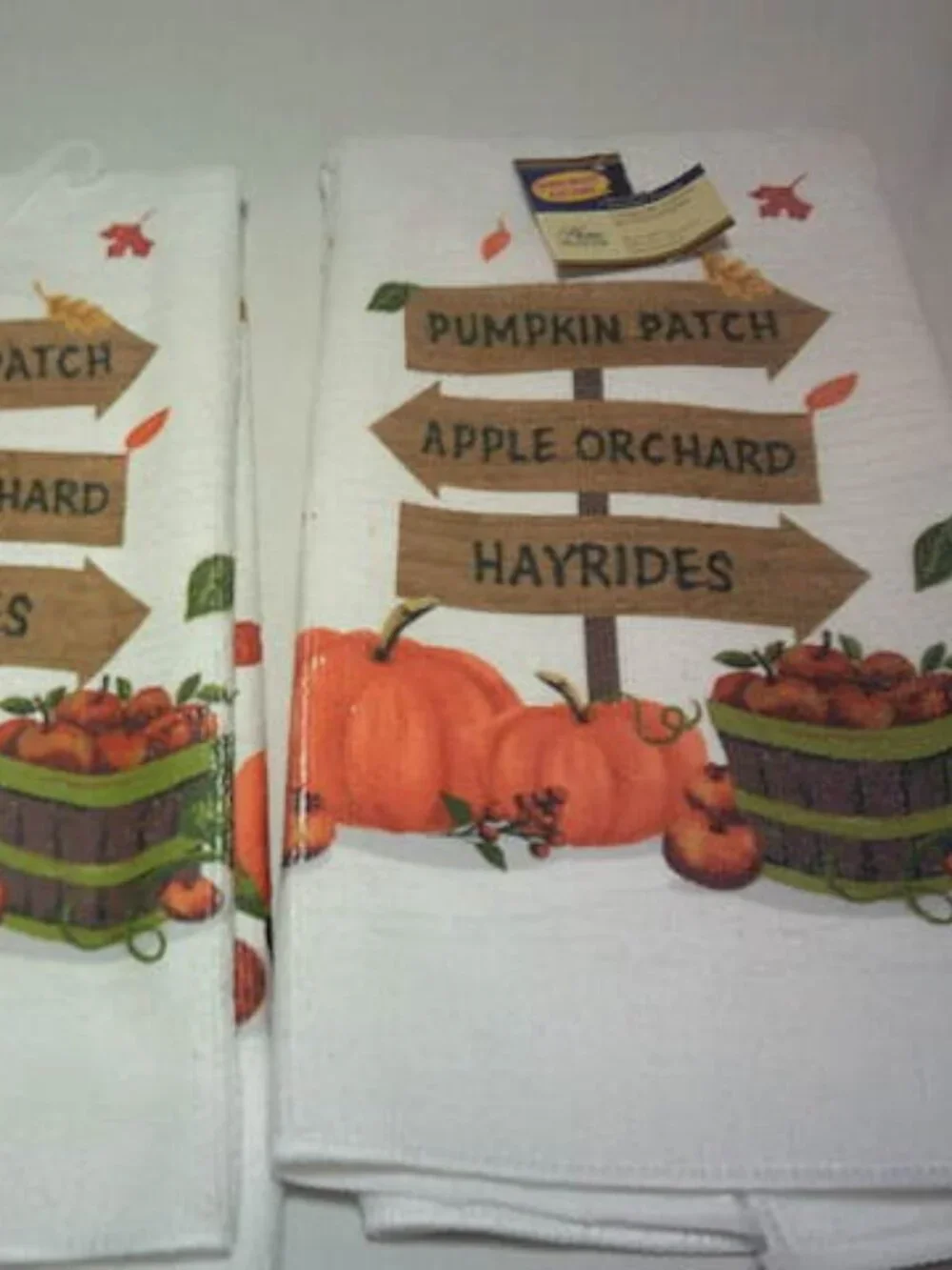 2 NEW HOME COLLECTION MICROFIBER KITCHEN TOWELS FALL PUMPKIN PATCH DESIGN HAYRID